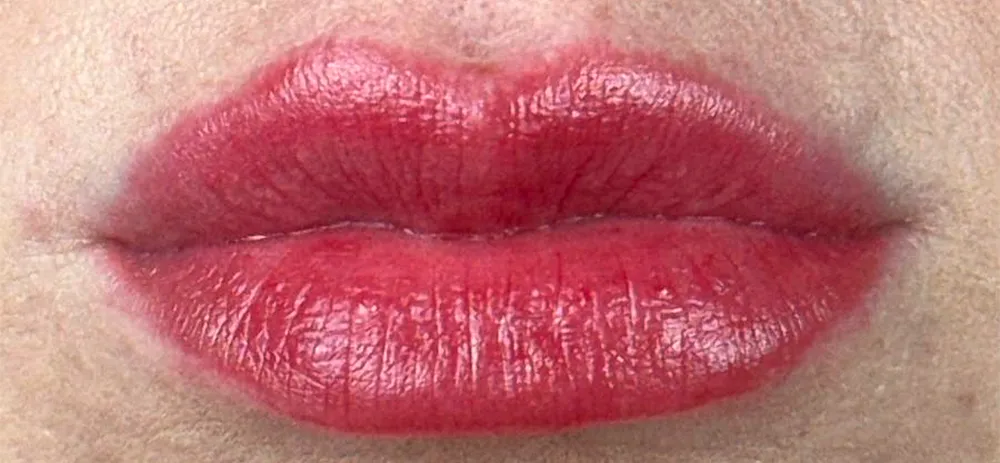 Lábios macios, hidratados e volumosos depois do Lip Gloss